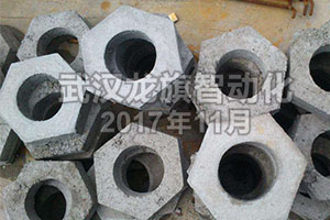 六角護(hù)坡，邊溝蓋板，是人工生產(chǎn)比較好還是設(shè)備生產(chǎn)的好？